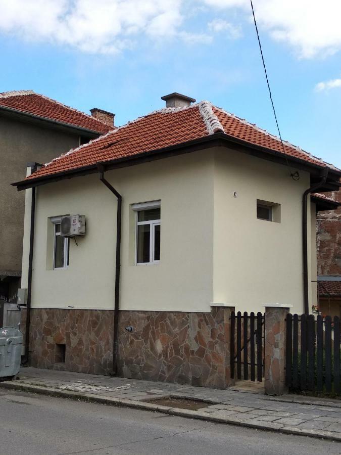 Къща За Гости Ирис Kjustendil Esterno foto